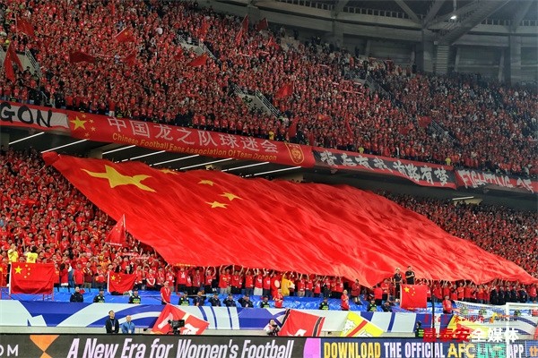乐动体育官网-包含体育赛场上，“铁娘子”中国女足称霸的词条
